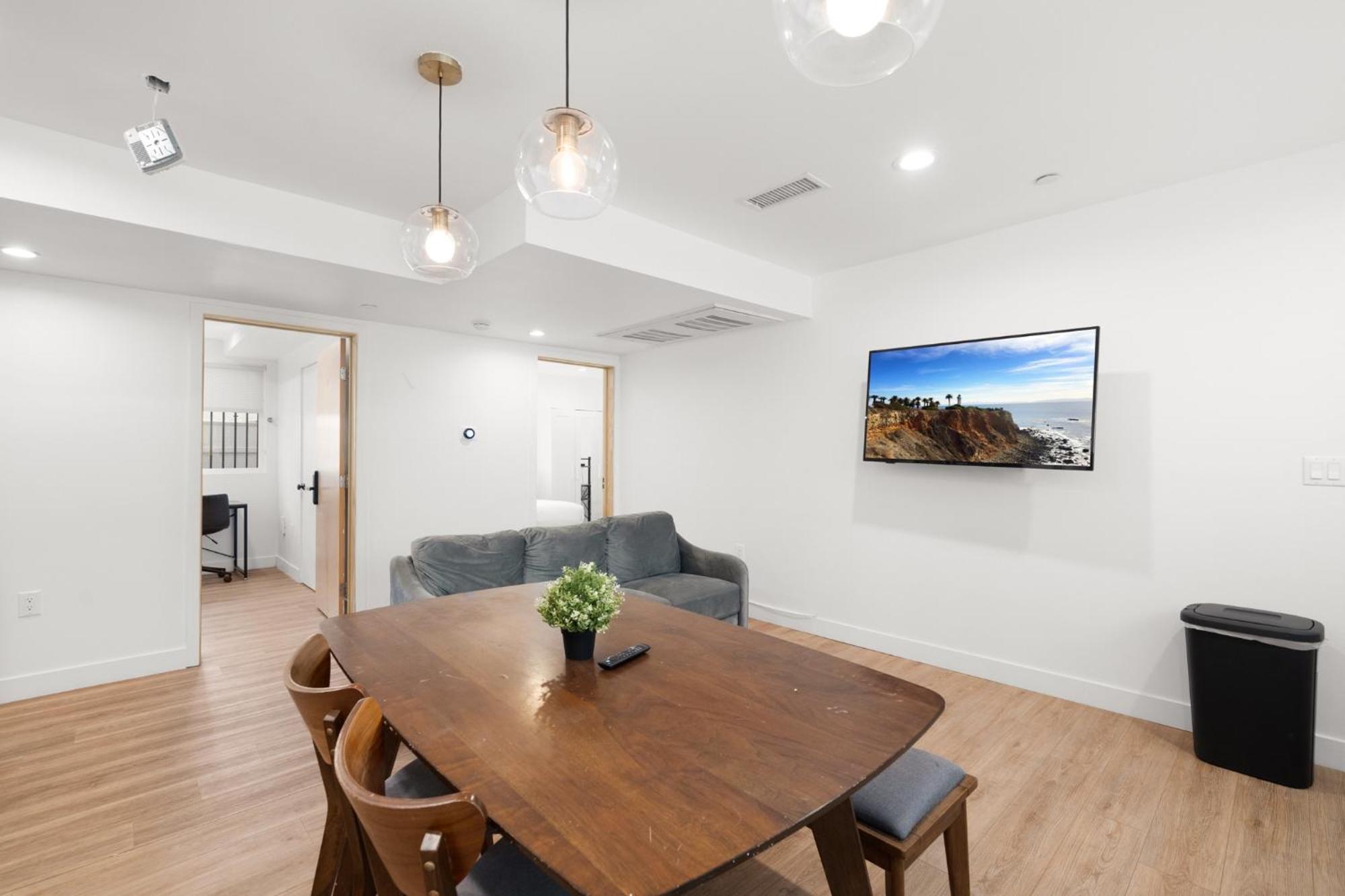 Spacious 1-Bd Hideaway Close To Usc Room With Share Livingroom Los Angeles Exterior photo